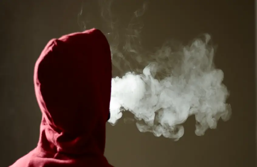 في تحذير جديد.. أدلة متزايدة على العلاقة بين التدخين الإلكتروني والسرطان